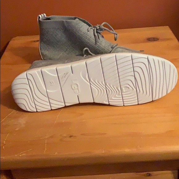 Men’s UGG Sneakers - Picture 3 of 4